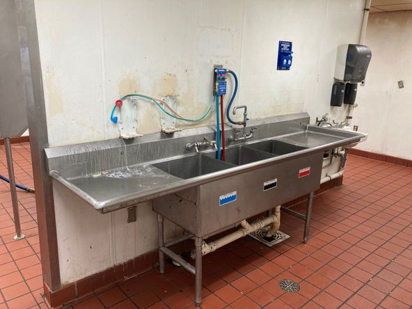660 W Main St, El Paso, IL 61738